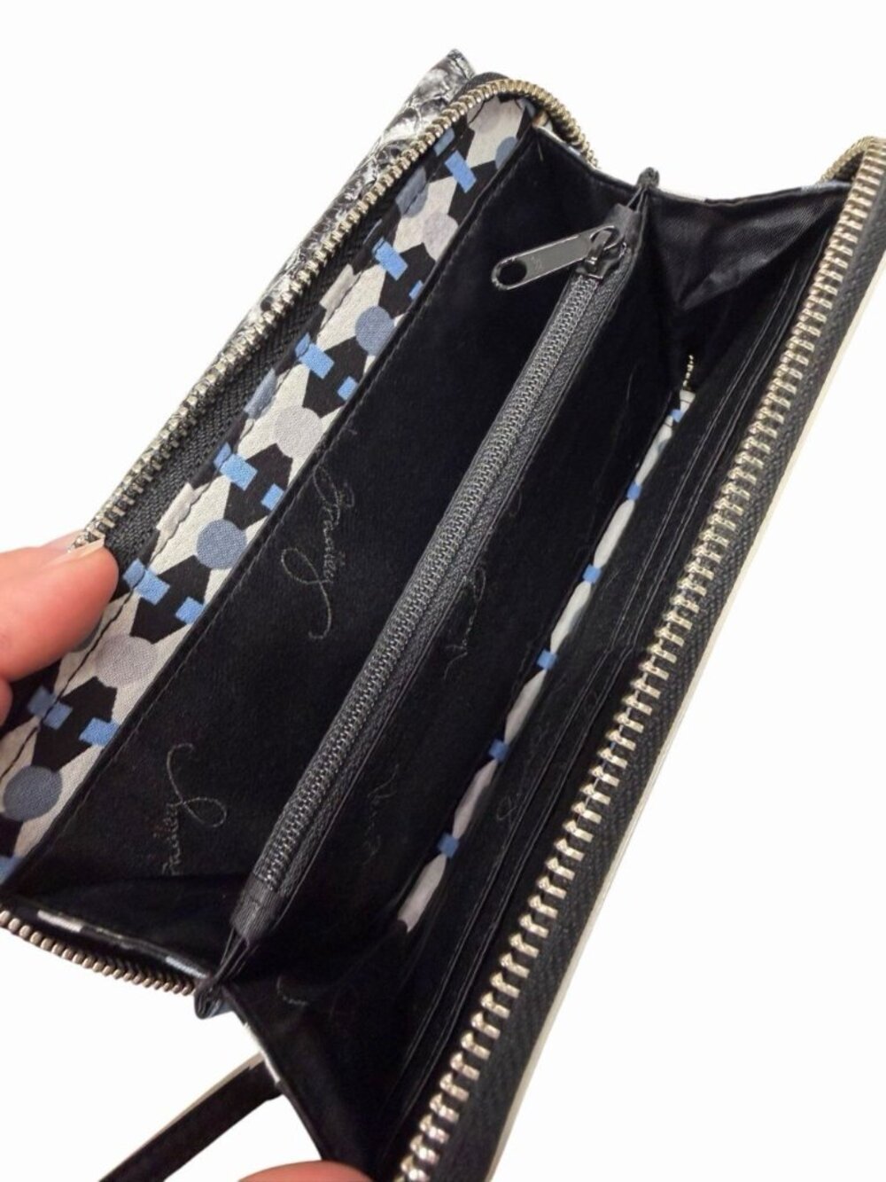 Vera Bradley Black Snakeskin Women's Wristlet Wallet Zip & Snap Closure - Picture 8 of 8